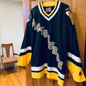 Vintage 90’s STARTER NHL PITTSBURGH PENGUINS Hockey Jersey